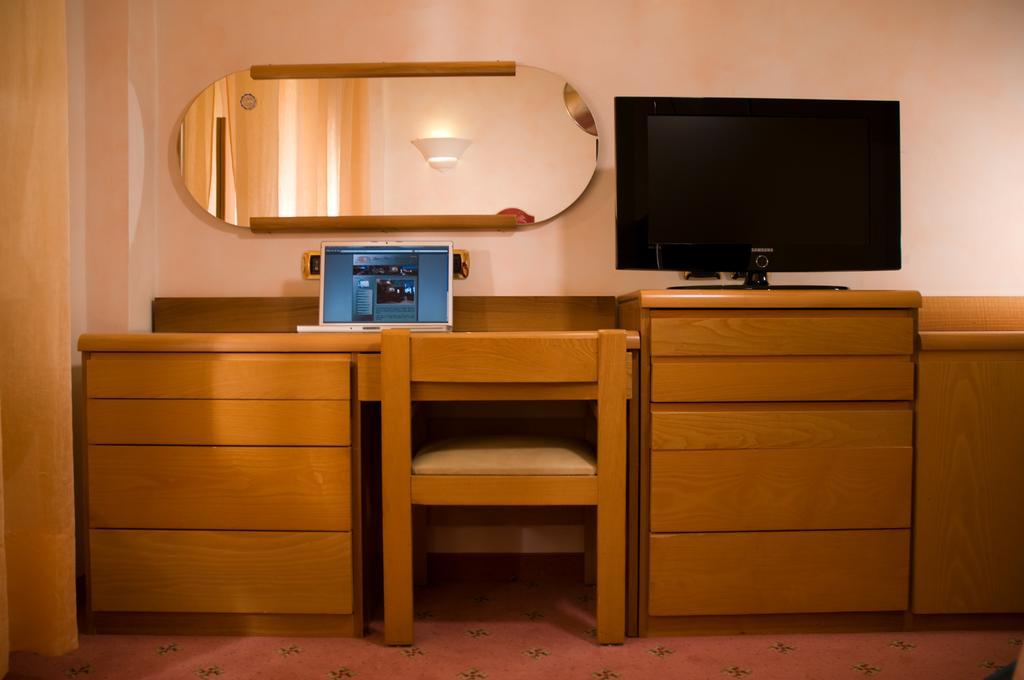 Grand Hotel Ambasciatori Wellness & Spa Chianciano Terme Bagian luar foto