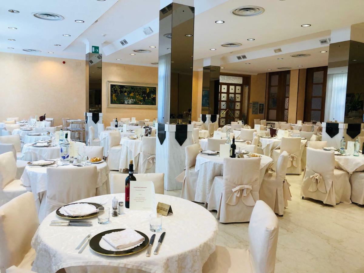 Grand Hotel Ambasciatori Wellness & Spa Chianciano Terme Bagian luar foto
