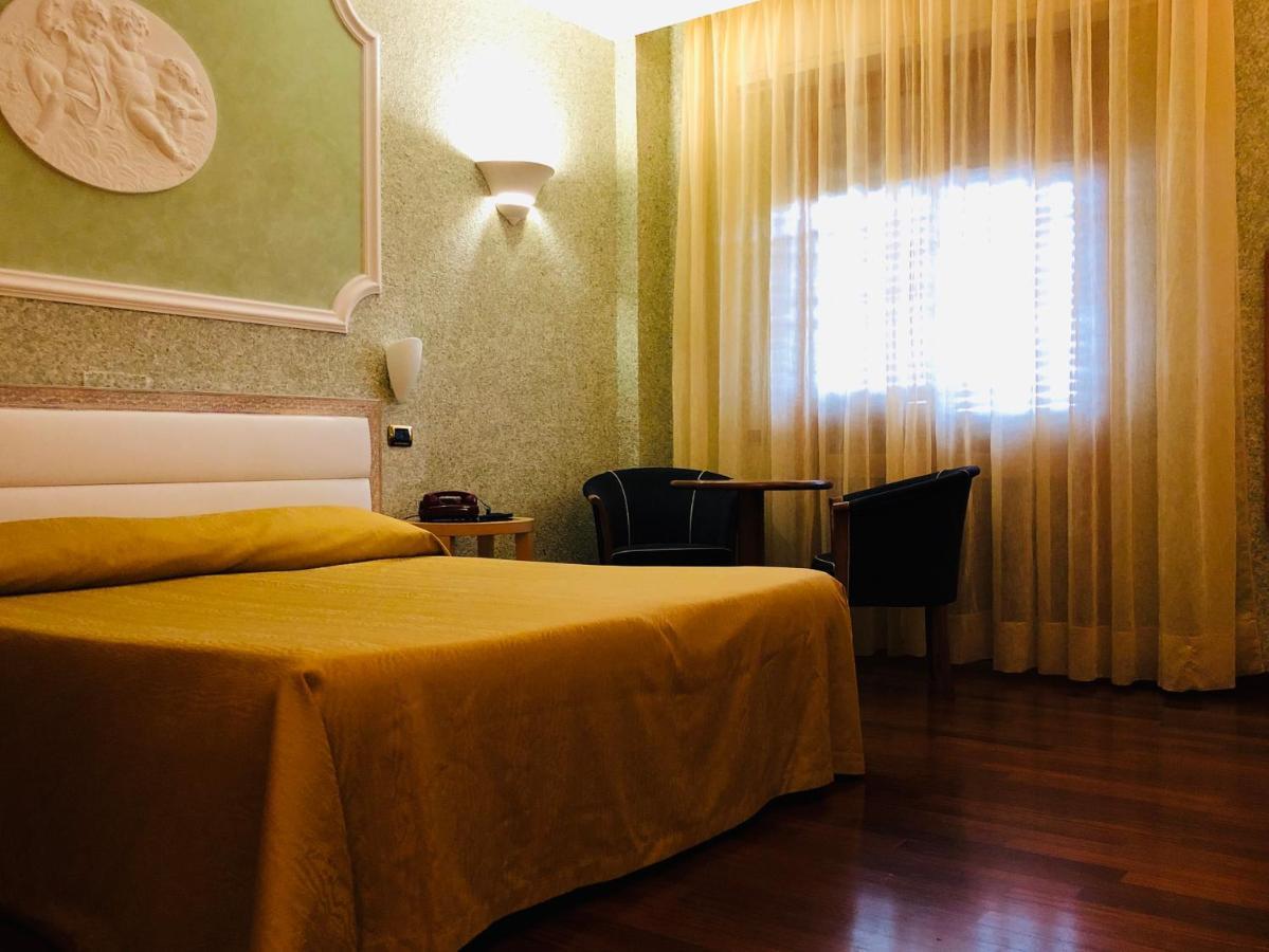 Grand Hotel Ambasciatori Wellness & Spa Chianciano Terme Bagian luar foto