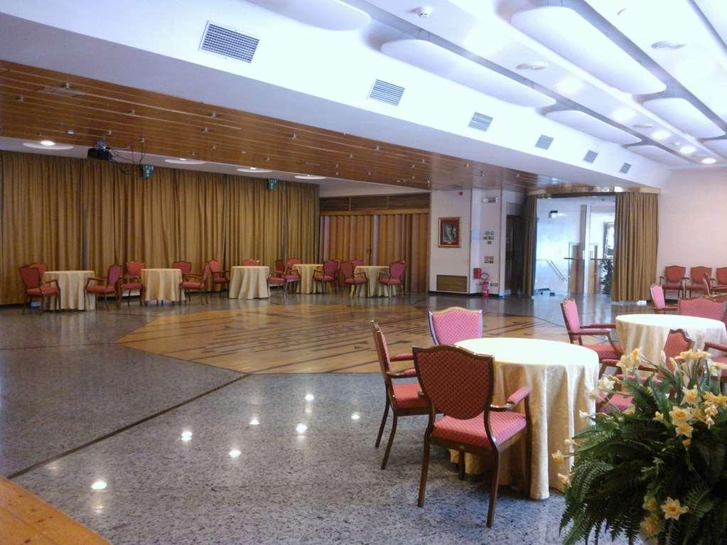 Grand Hotel Ambasciatori Wellness & Spa Chianciano Terme Restoran foto